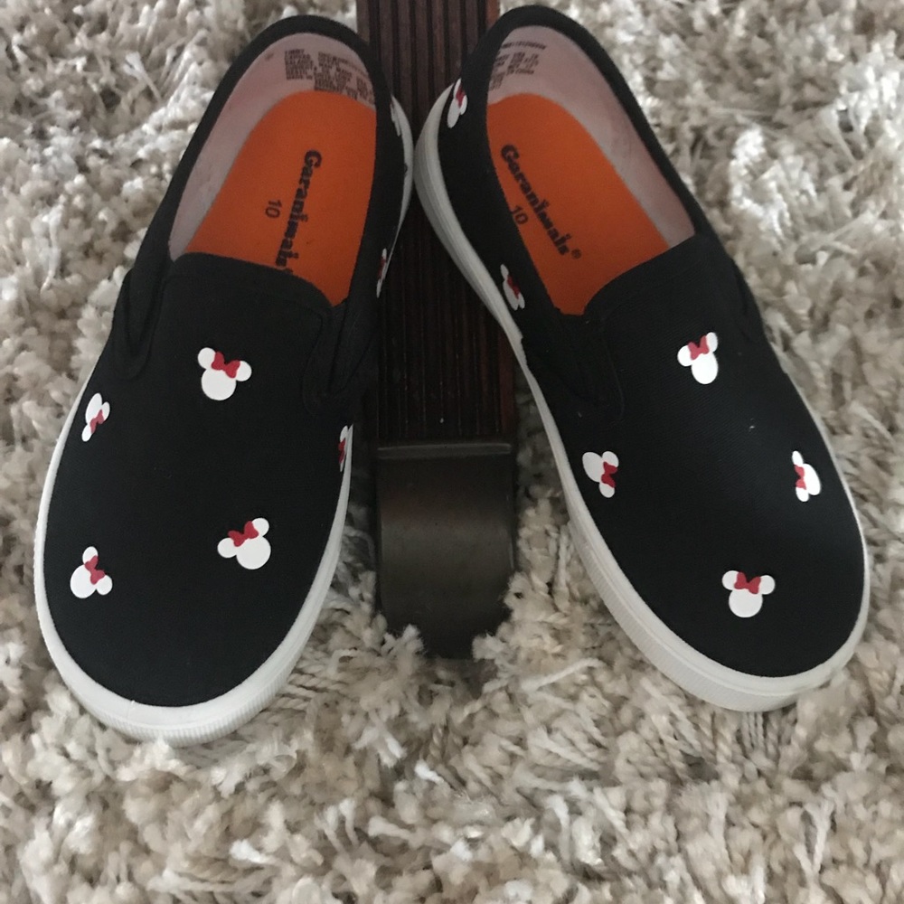 Minnie Mouse Shoes - Picture 2 of 4